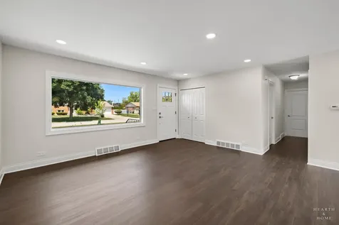 49 King Lane Des Plaines IL 60016