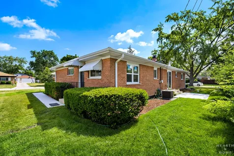 49 King Lane Des Plaines IL 60016