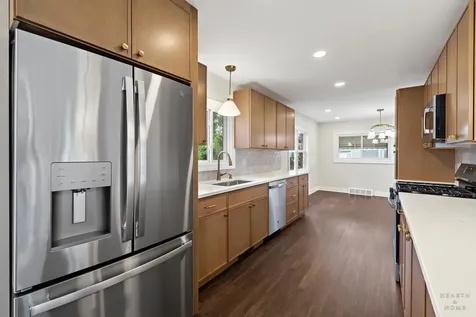 49 King Lane Des Plaines IL 60016