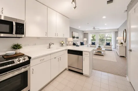 382 Kelburn Road Deerfield IL 60015