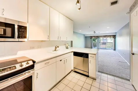 382 Kelburn Road Deerfield IL 60015