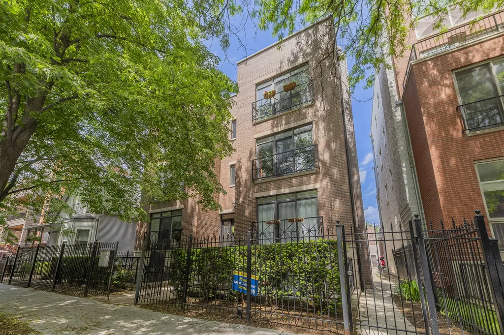 1924 West Diversey Avenue Chicago IL 60614