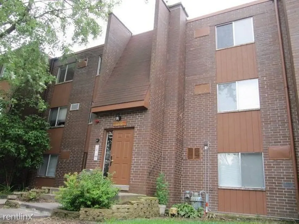 701 Spruce Court Vernon Hills IL 60061