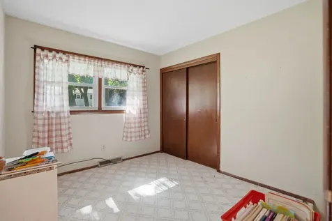 8112 7TH Street W Rock Island IL 61201