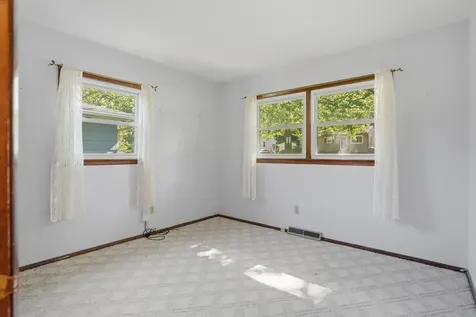 8112 7TH Street W Rock Island IL 61201
