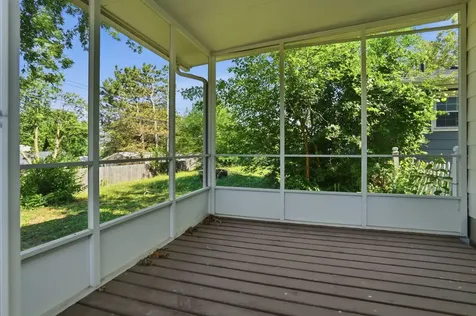 8112 7TH Street W Rock Island IL 61201
