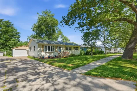 8112 7TH Street W Rock Island IL 61201