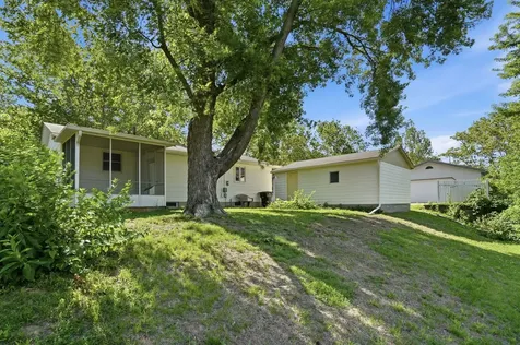 8112 7TH Street W Rock Island IL 61201