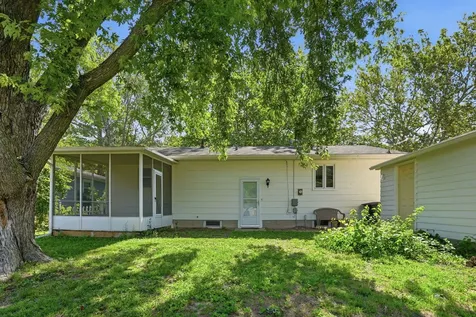 8112 7TH Street W Rock Island IL 61201