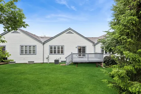 1520 Queen Ann Lane Gurnee IL 60031