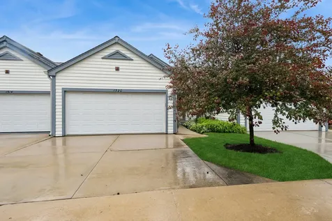 1520 Queen Ann Lane Gurnee IL 60031