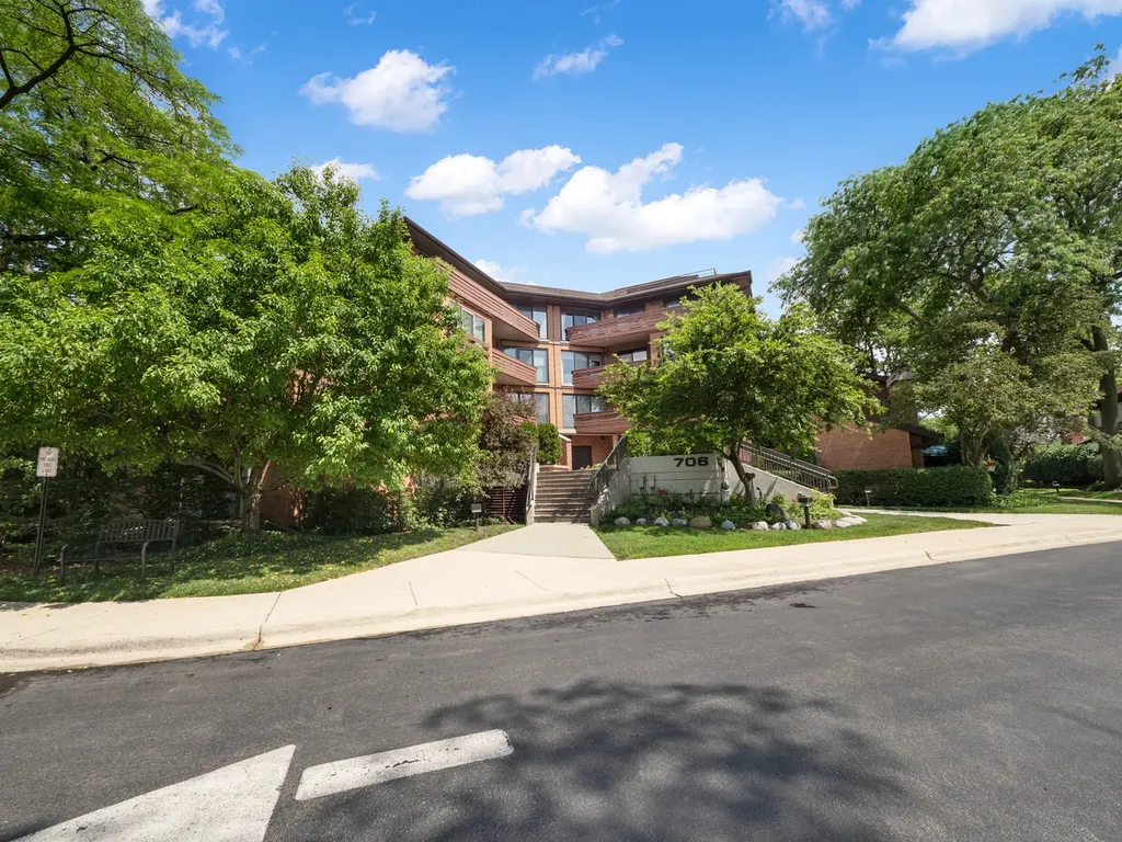 706 Waukegan Road Glenview IL 60025