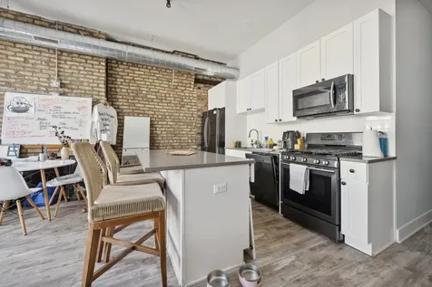 1572 North Milwaukee Avenue Chicago IL 60622
