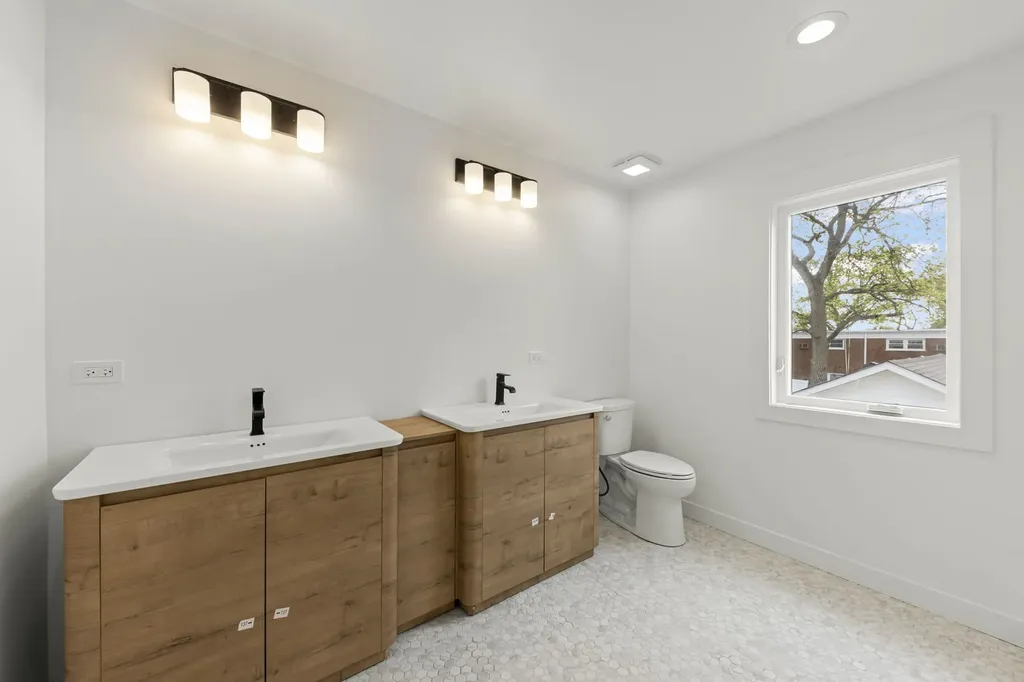 118 North President Street Wheaton IL 60187