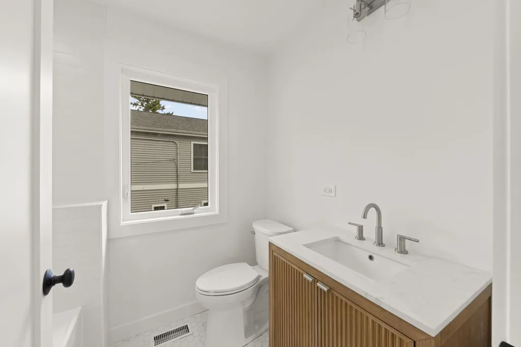 118 North President Street Wheaton IL 60187