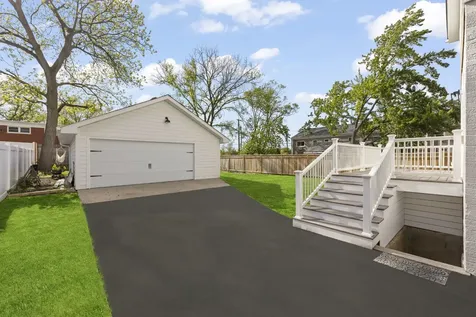 118 North President Street Wheaton IL 60187