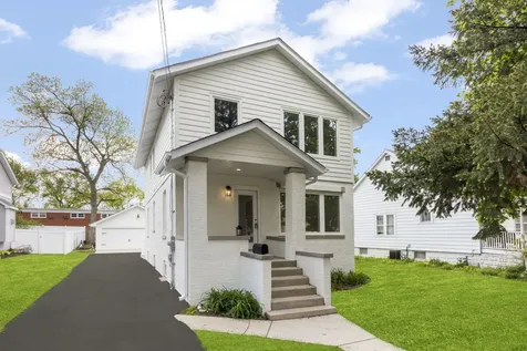 118 North President Street Wheaton IL 60187