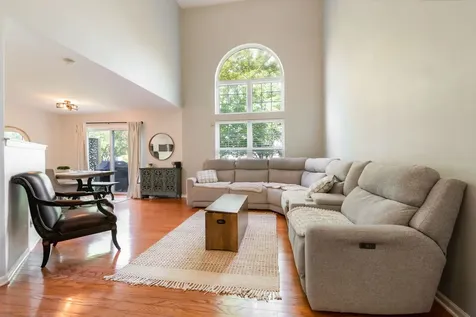 1653 Waterford Road North Aurora IL 60542