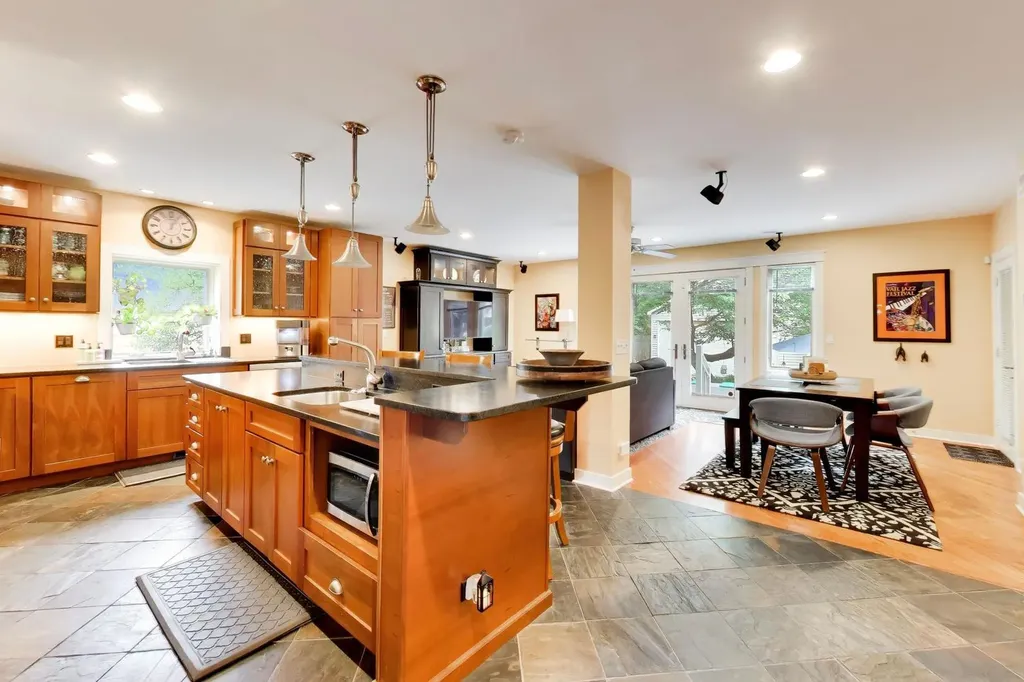 124 Lockerbie Lane Wilmette IL 60091