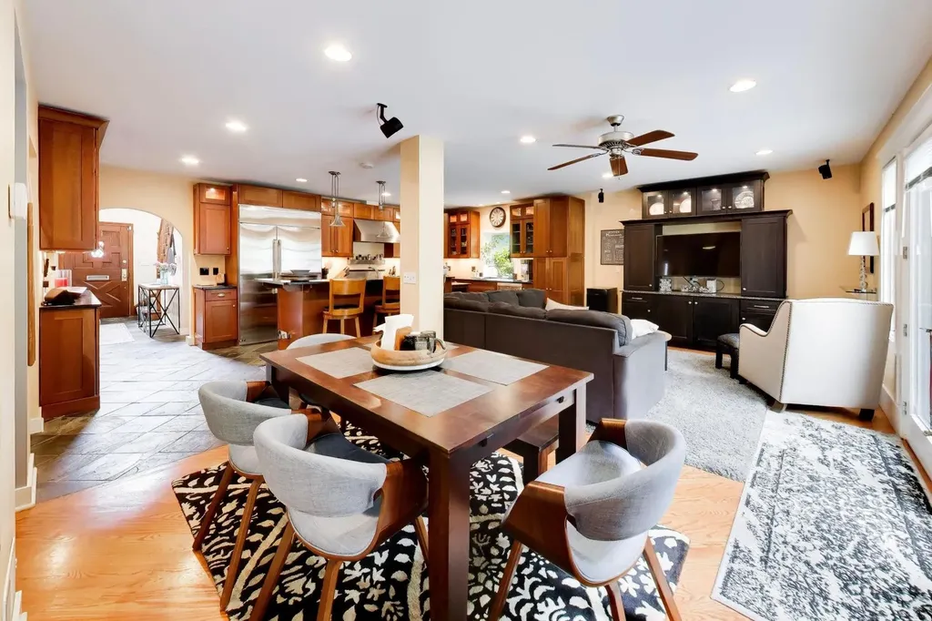 124 Lockerbie Lane Wilmette IL 60091
