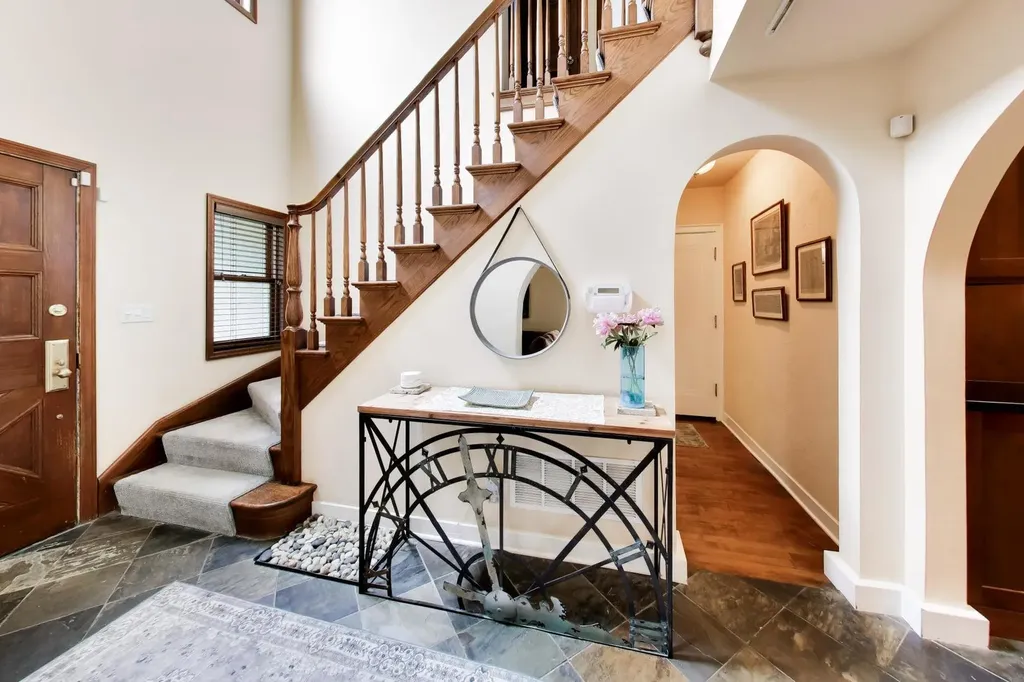 124 Lockerbie Lane Wilmette IL 60091