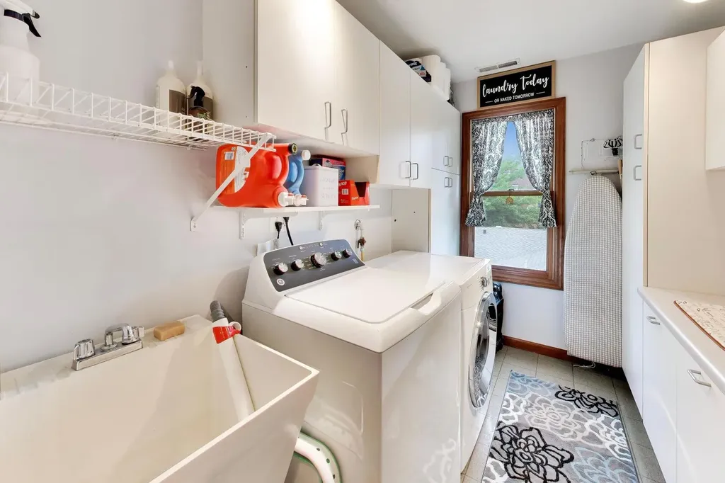 124 Lockerbie Lane Wilmette IL 60091