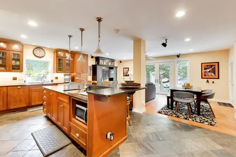 124 Lockerbie Lane Wilmette IL 60091