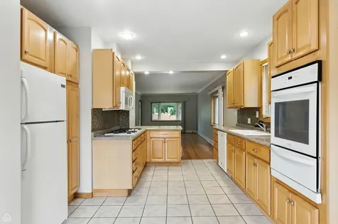 5837 West Peterson Avenue Chicago IL 60646