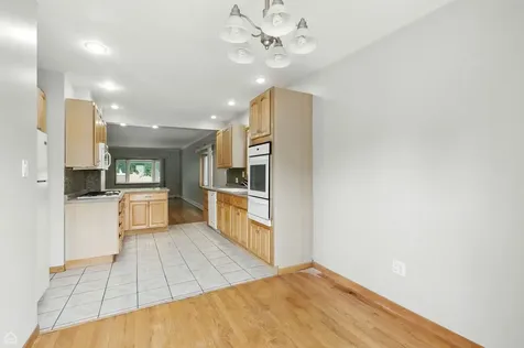 5837 West Peterson Avenue Chicago IL 60646