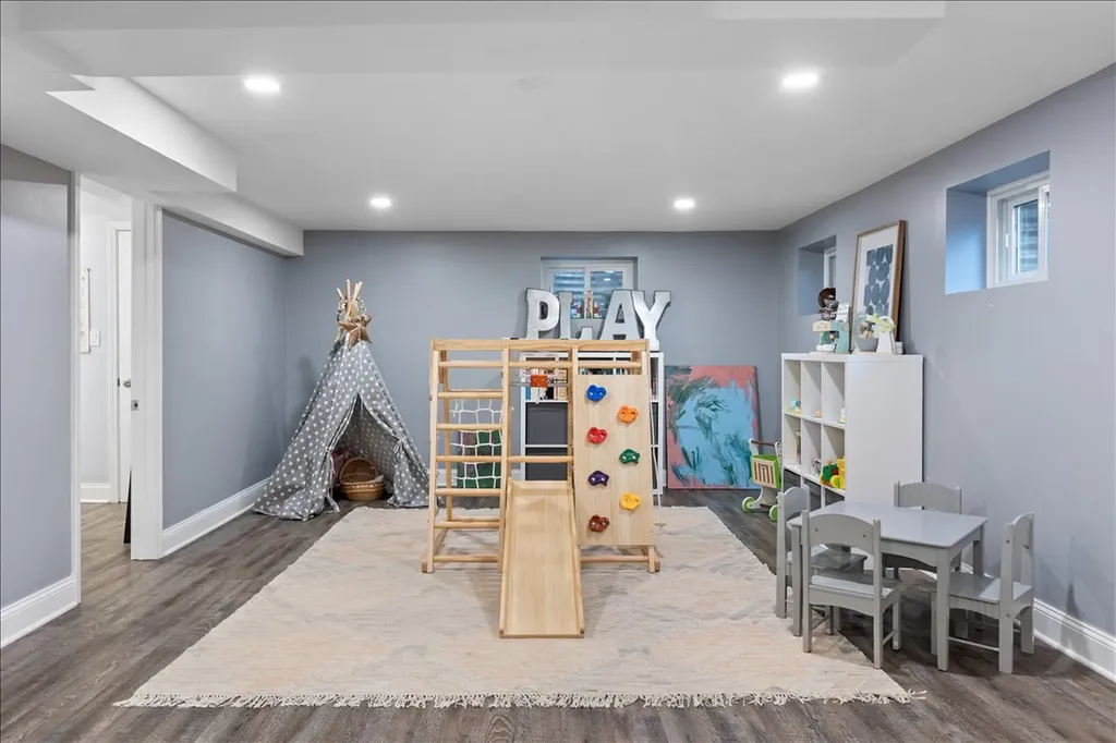 131 Joyce Place Park Ridge IL 60068