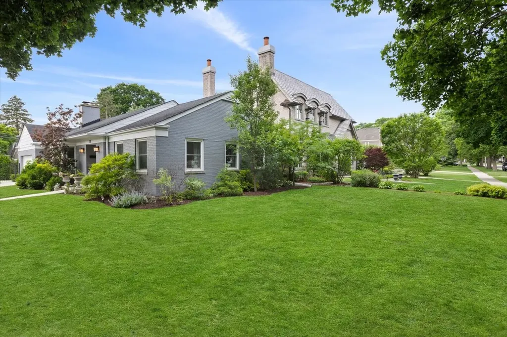 131 Joyce Place Park Ridge IL 60068