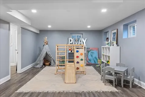 131 Joyce Place Park Ridge IL 60068