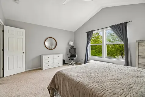 5507 Cambridge Way Hanover Park IL 60133