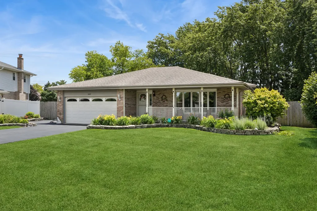 8007 Alexandria Drive Tinley Park IL 60477