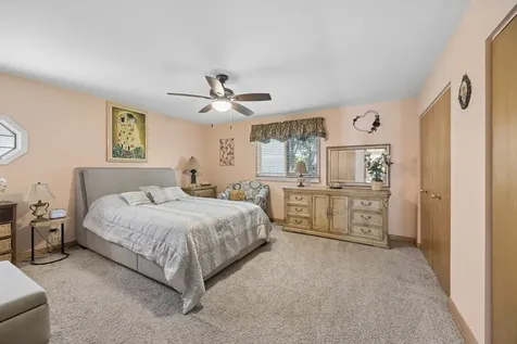 8007 Alexandria Drive Tinley Park IL 60477