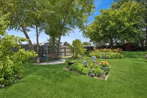 8007 Alexandria Drive Tinley Park IL 60477