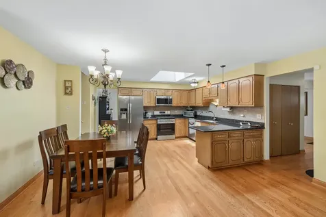 8007 Alexandria Drive Tinley Park IL 60477