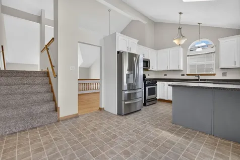 18020 Charlotte Drive Lansing IL 60438