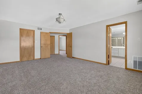 18020 Charlotte Drive Lansing IL 60438