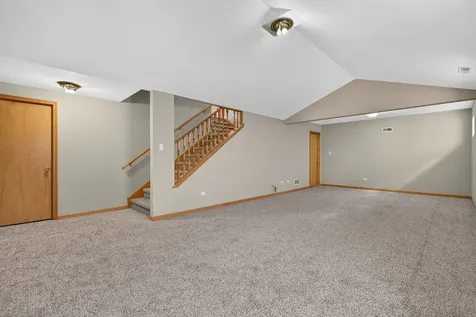 18020 Charlotte Drive Lansing IL 60438
