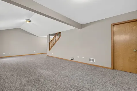 18020 Charlotte Drive Lansing IL 60438