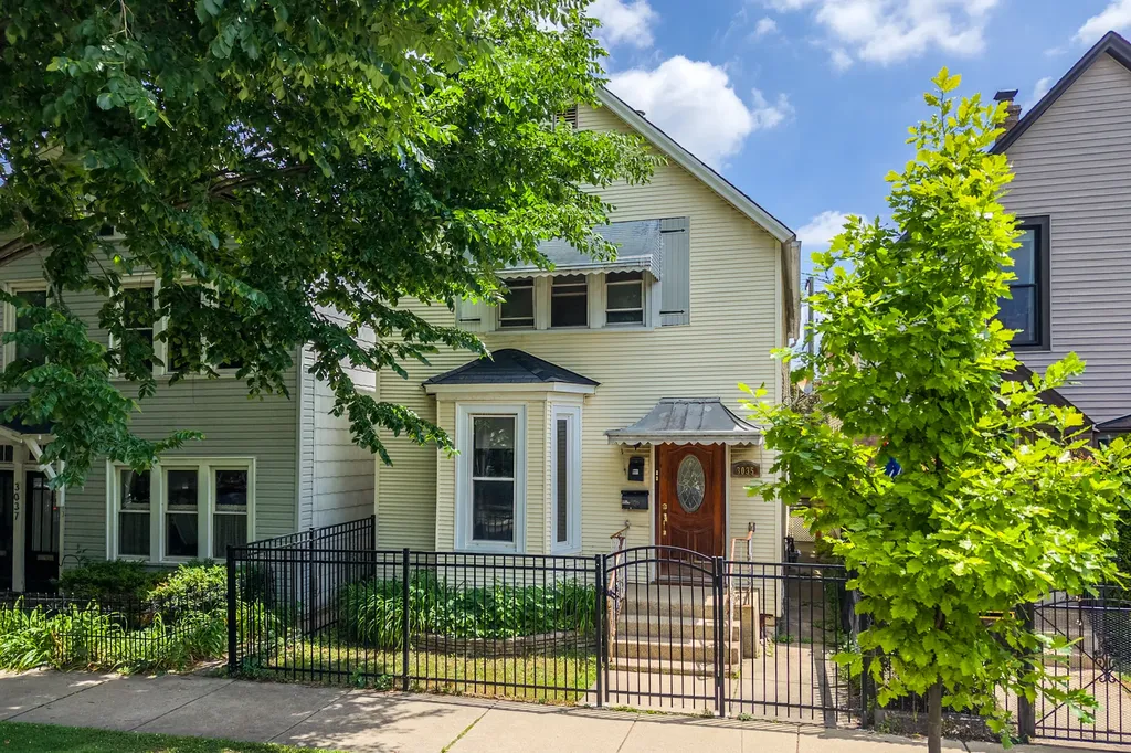 3035 North Spaulding Avenue Chicago IL 60618