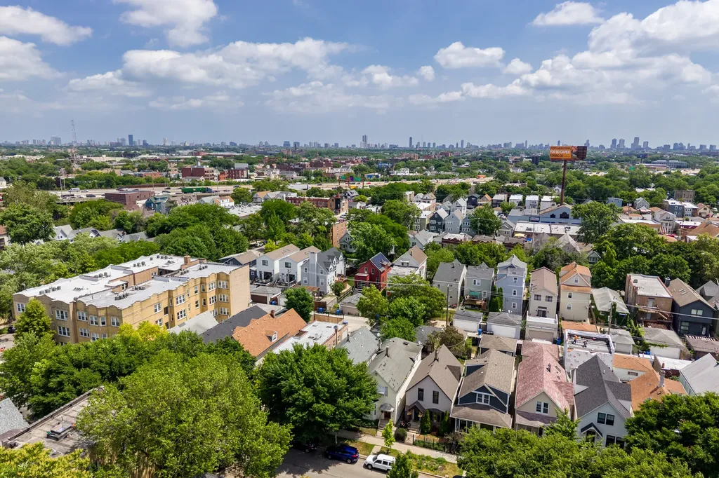 3035 North Spaulding Avenue Chicago IL 60618