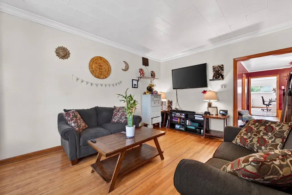 3035 North Spaulding Avenue Chicago IL 60618