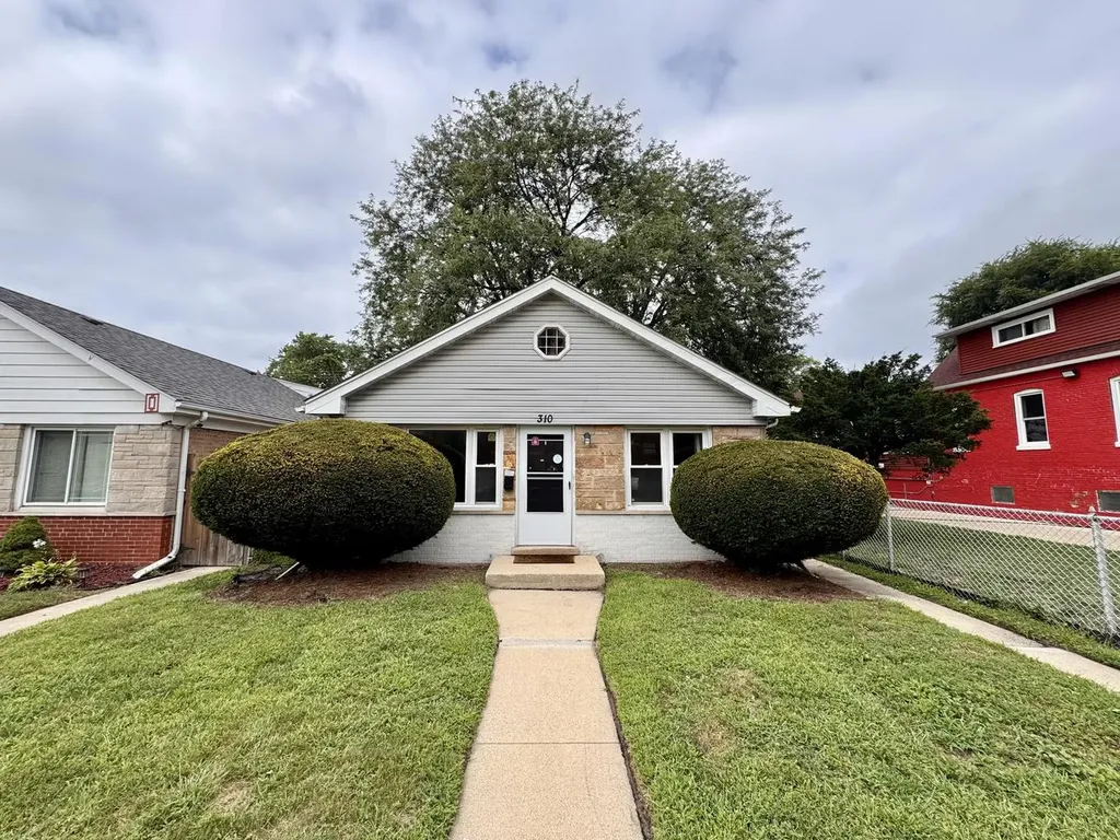 310 155TH Place Calumet City IL 60409