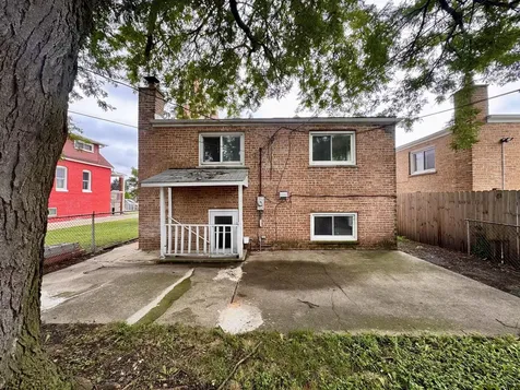 310 155TH Place Calumet City IL 60409