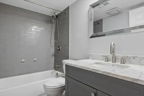 1814 Sessions Walk Hoffman Estates IL 60169