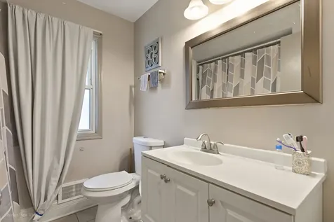 662 East 159th Place South Holland IL 60473