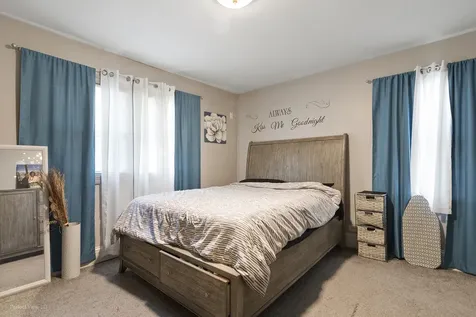 662 East 159th Place South Holland IL 60473