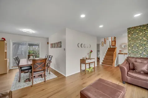 401 Greentree Parkway Libertyville IL 60048
